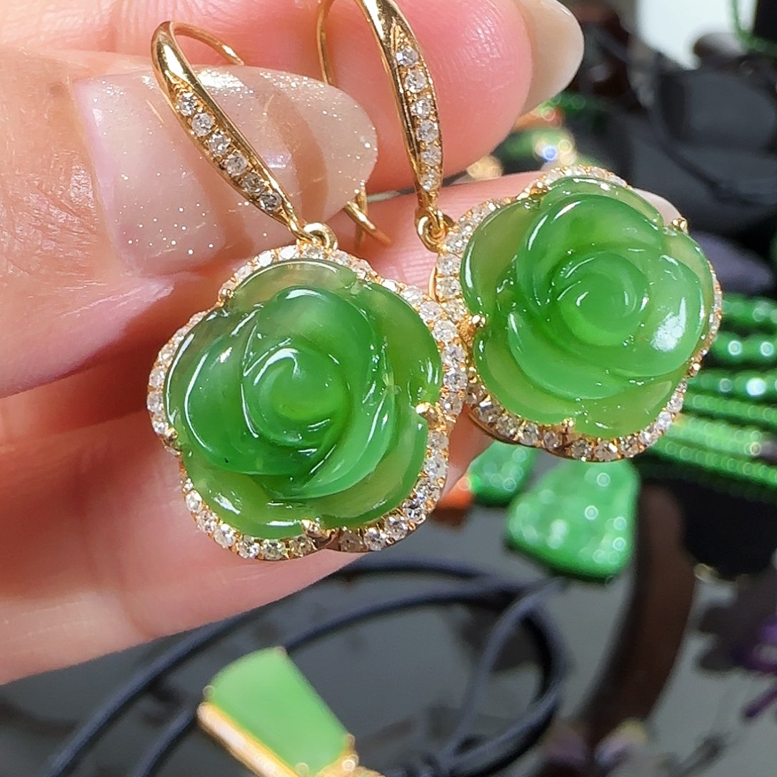 和田玉（碧玉）耳饰18K金镶嵌