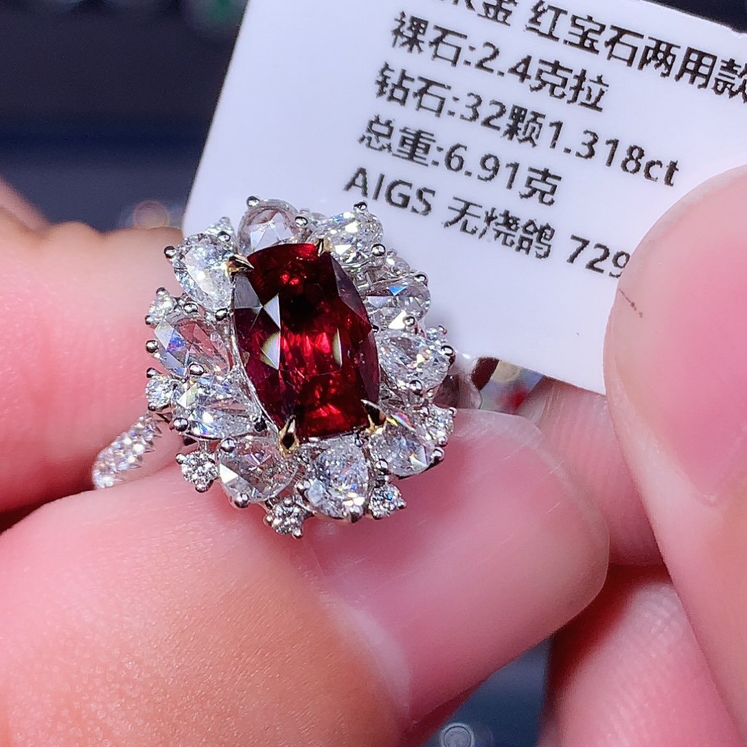 戒指18K金镶嵌红宝石