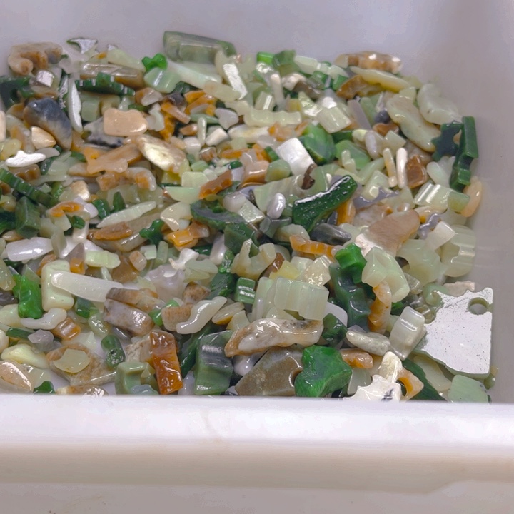 李***近和田玉（糖玉）未镶嵌车挂