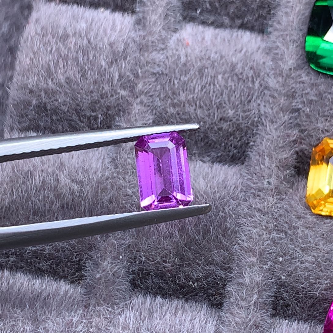 蓝宝石裸石无烧紫色蓝宝石1.21克拉吉尔德证书