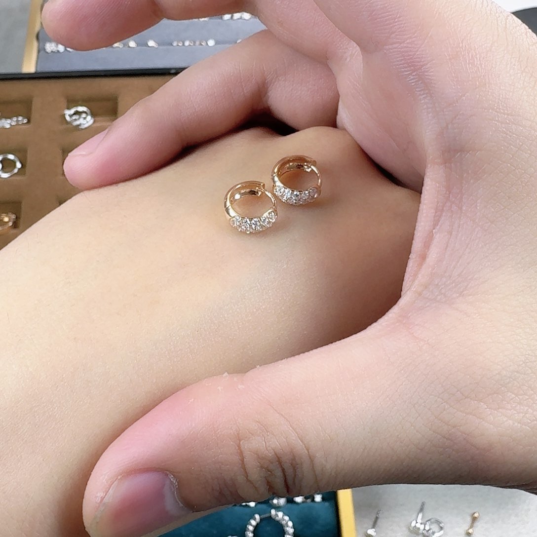 18K金镶嵌耳饰钻石玫瑰金8mm满镶面包圈耳扣一对