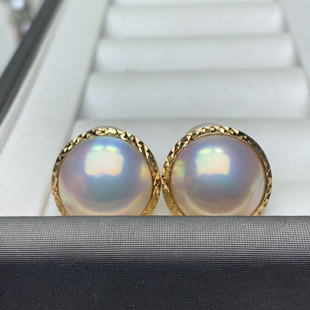仙***李拼合珍珠（马贝珠）18K金镶嵌耳饰