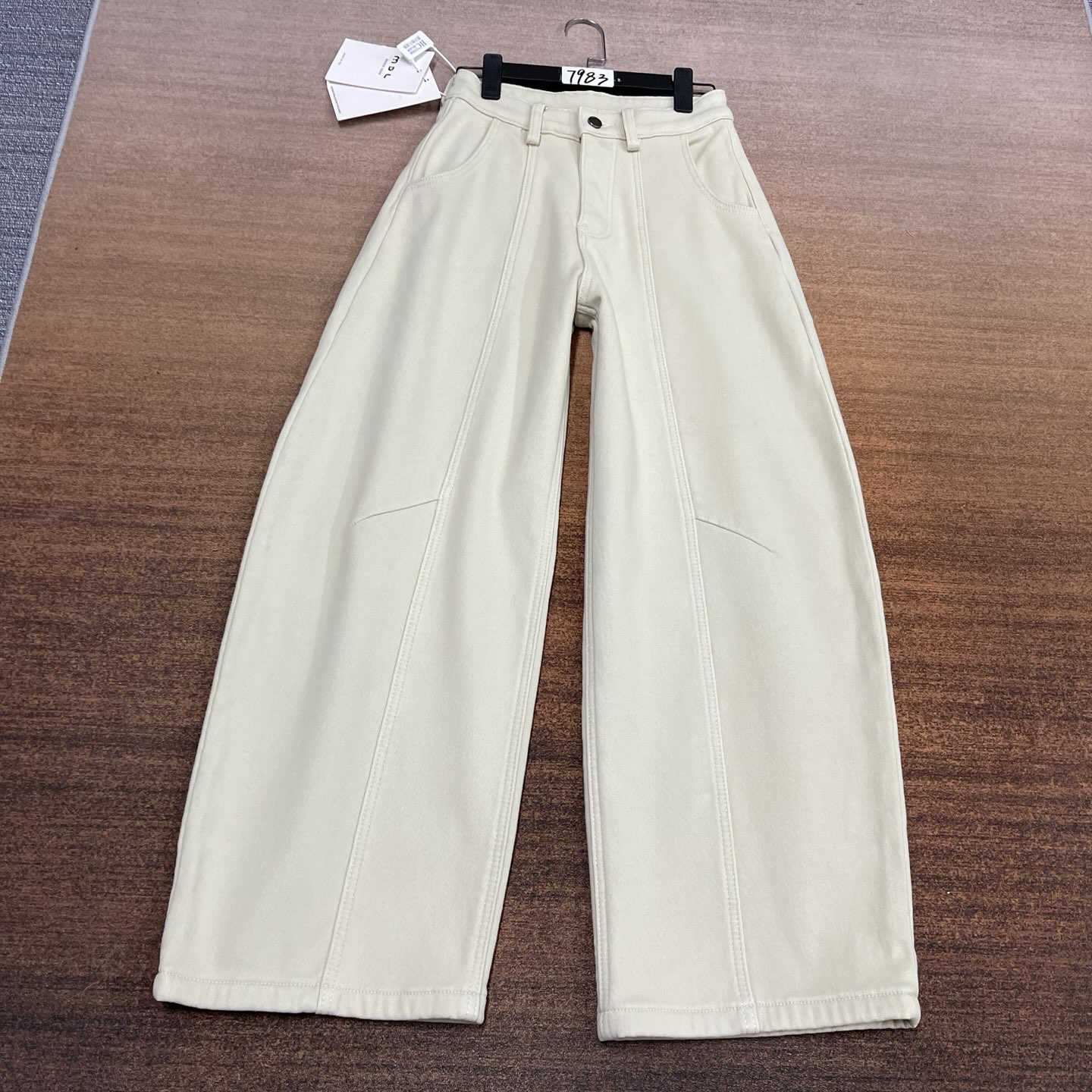 #H1-7983 加绒-厚绒 高货 米白超帅大版弯刀气球裤 高弹（不换退）