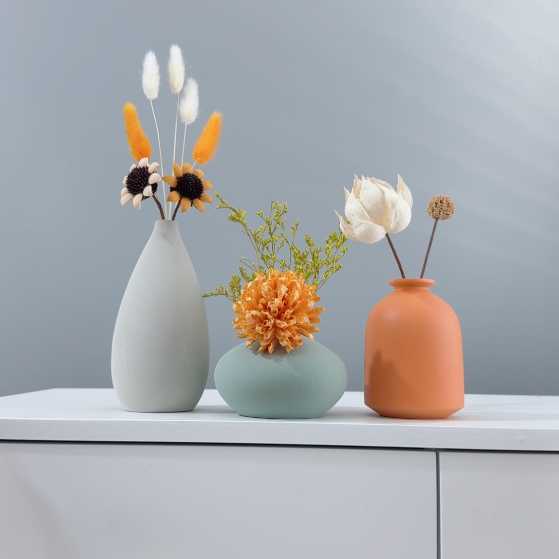 摆件陶瓷小花瓶含花总高约20-30cm