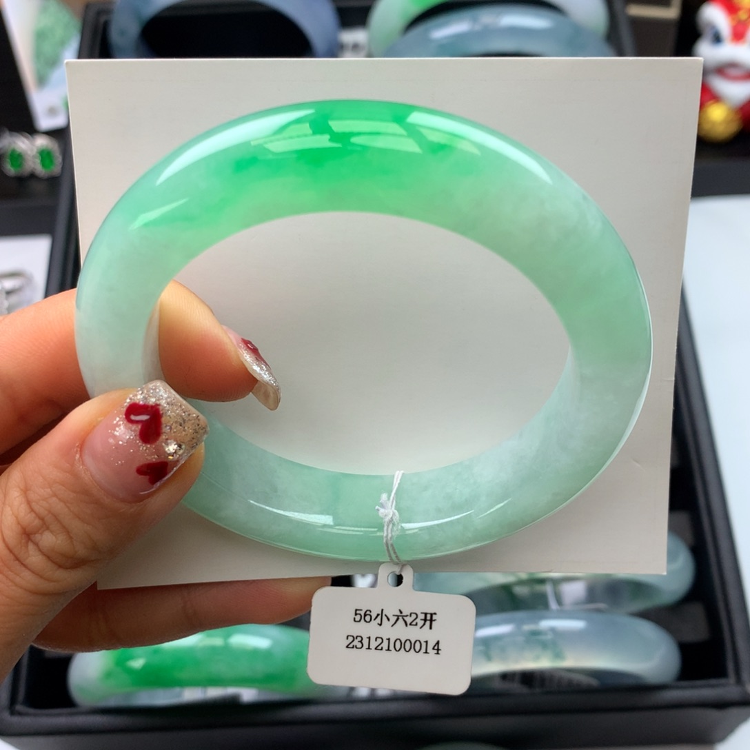 翡翠手镯未镶嵌56冰绿正圈泥鳅背