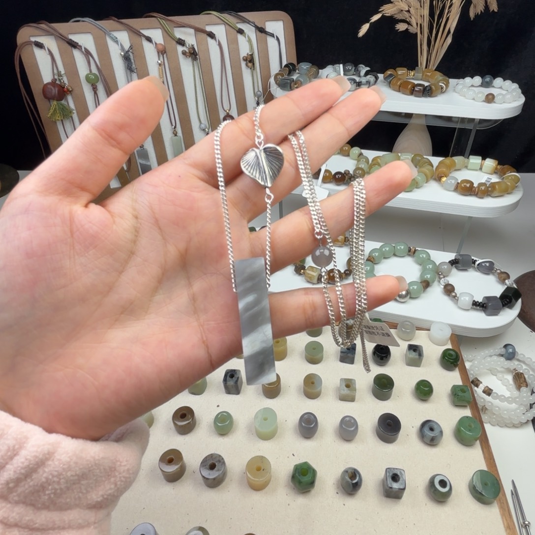 和田玉（糖玉）未镶嵌颈饰