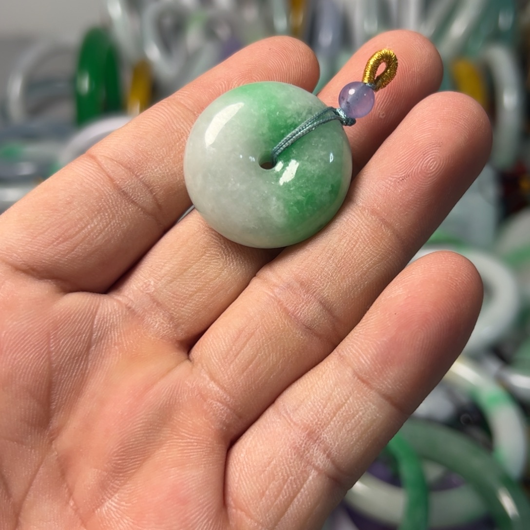 翡翠未镶嵌颈饰吊坠