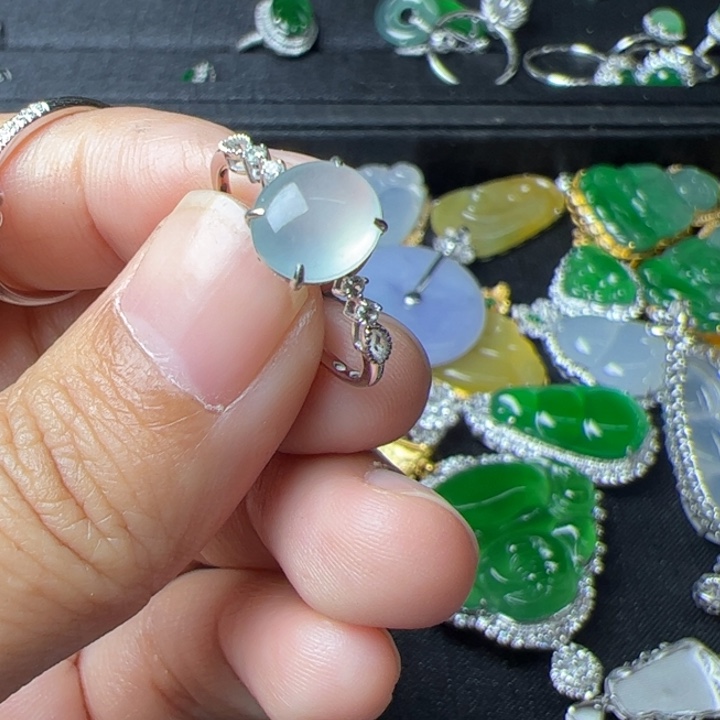 臻***阁翡翠18K金镶嵌戒指