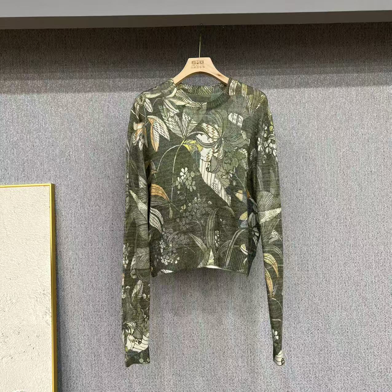 爆款！圆领印花女士休闲针织衫