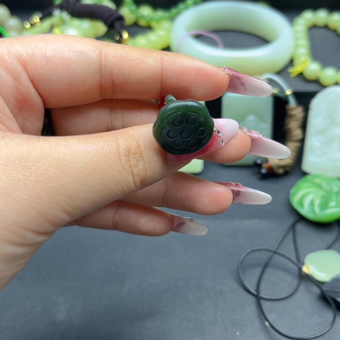 未镶嵌和田玉珠宝半成品