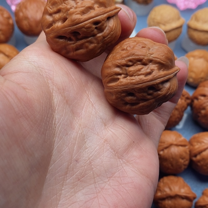 文玩核桃把件至尊虎