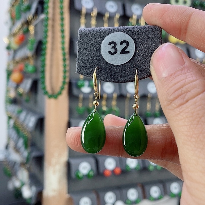 18K金镶嵌和田玉耳饰