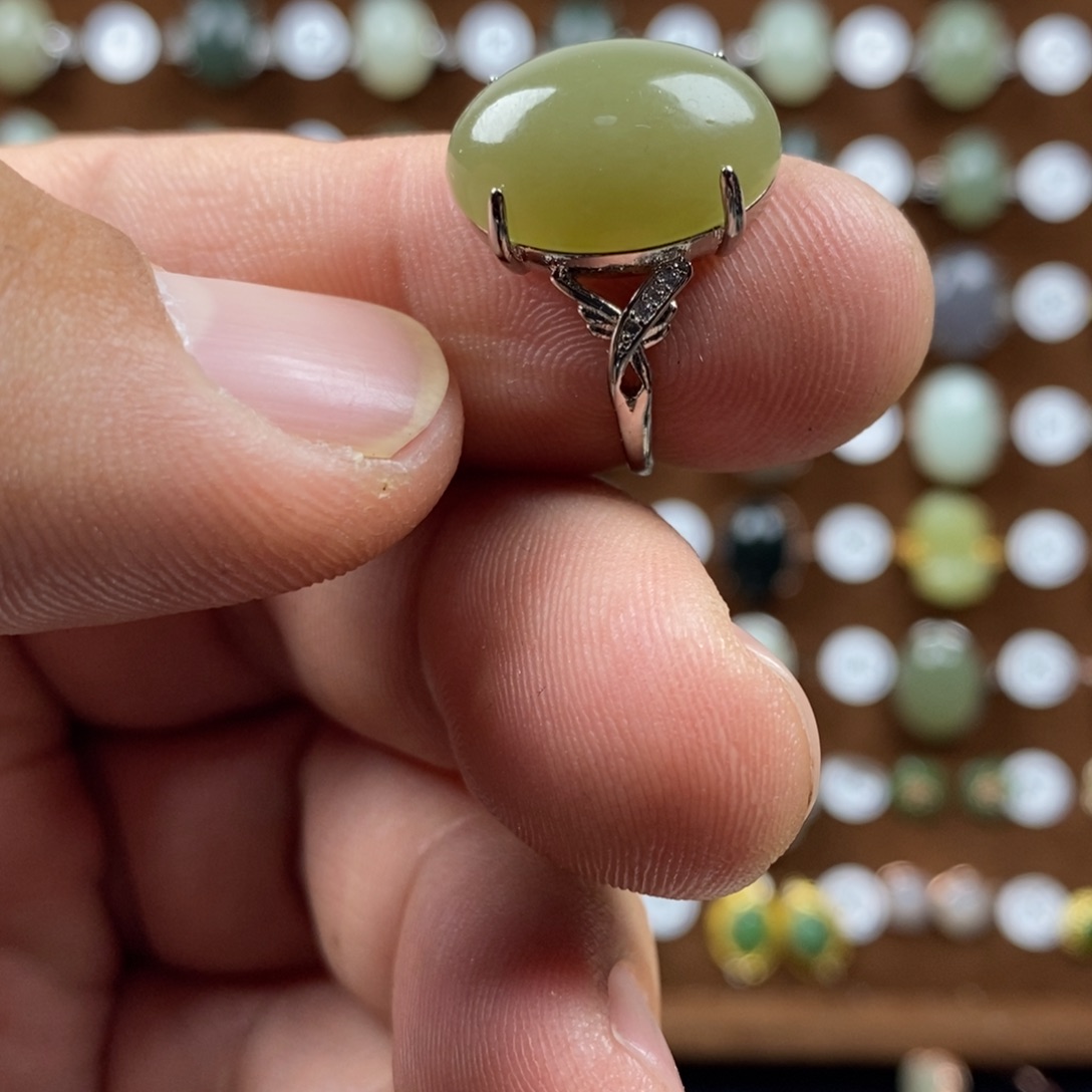 和田玉（青白玉）戒指合金