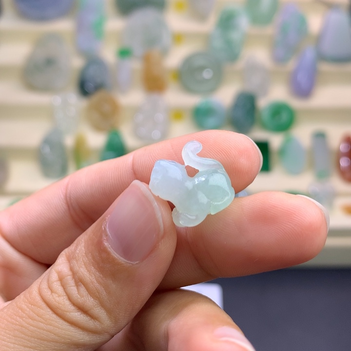 定制翡翠未镶嵌猫