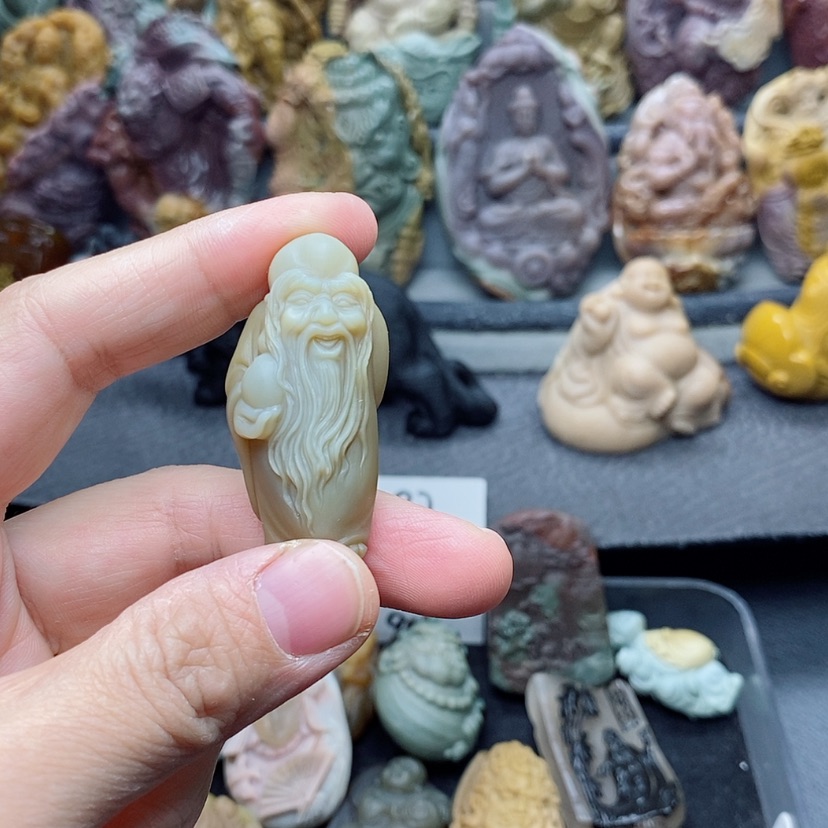 【闪购商品】定制石英质玉吊坠未镶嵌