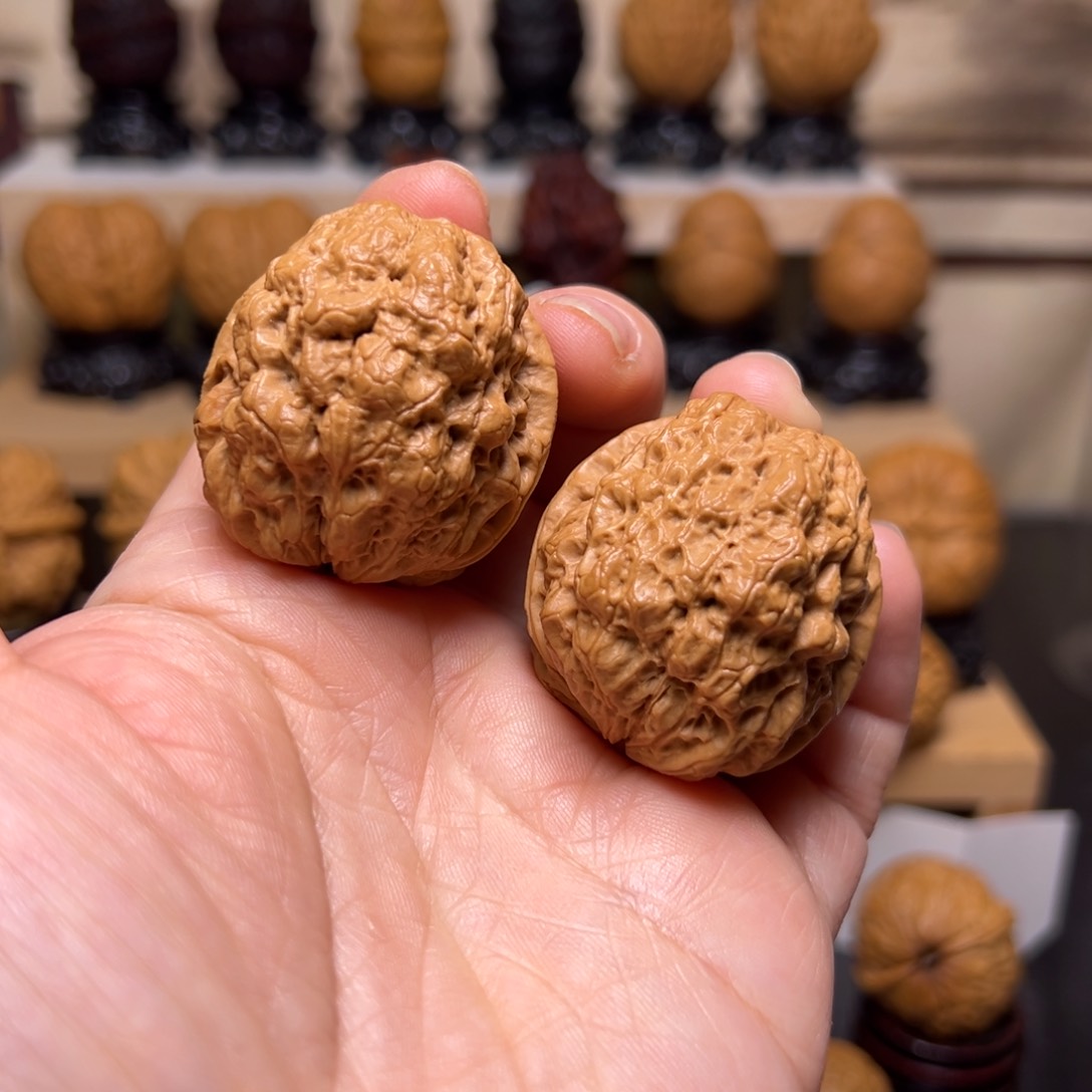 文玩核桃吊坠21w九龙疙瘩包