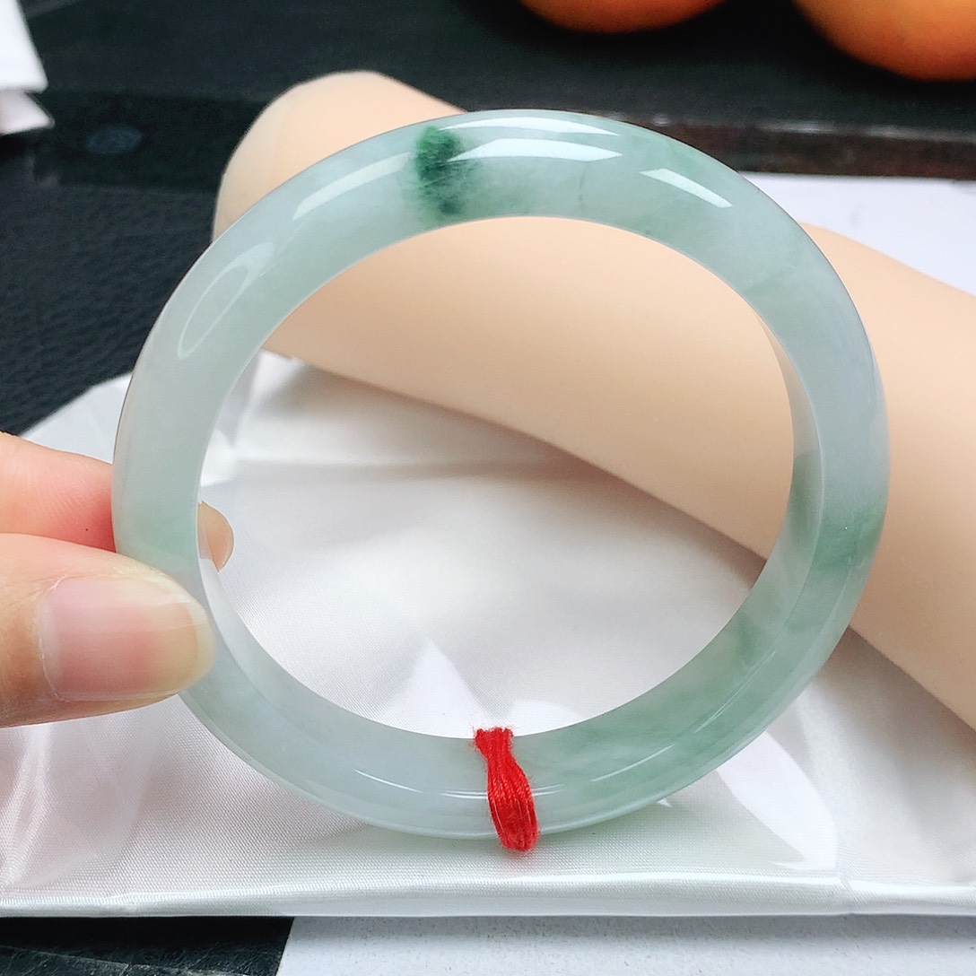 翡翠手镯未镶嵌正