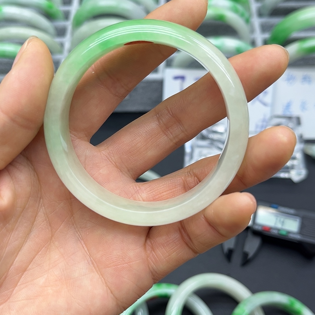 虹***哦闪购商品，一物一图