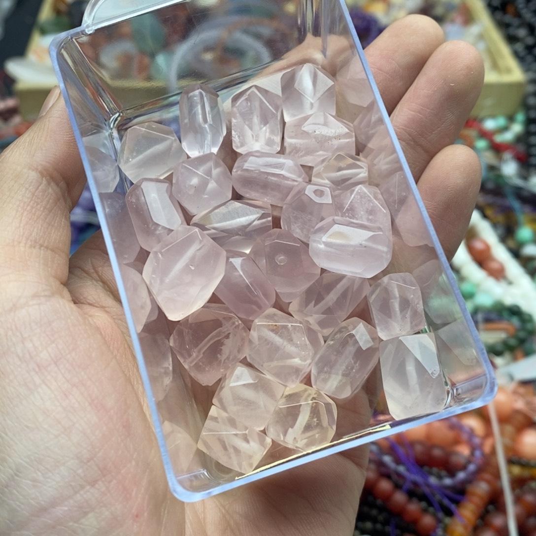 玛瑙/玉髓未镶嵌珠宝半成品一个天然透体星光粉晶切面桶珠