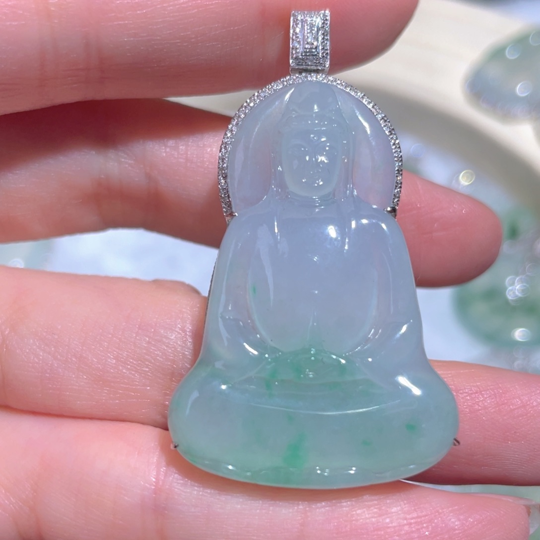 翡翠颈饰18K金镶嵌翡翠