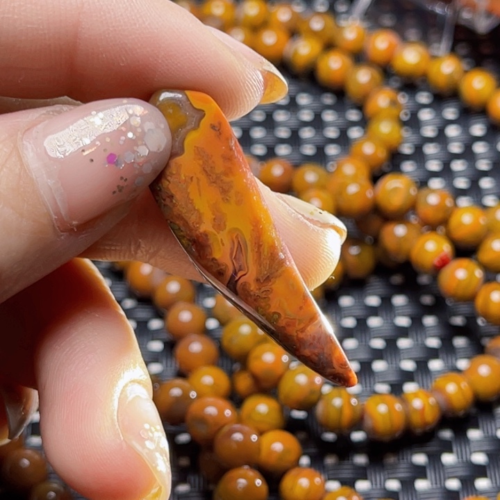 玛瑙/玉髓颈饰未镶嵌草*