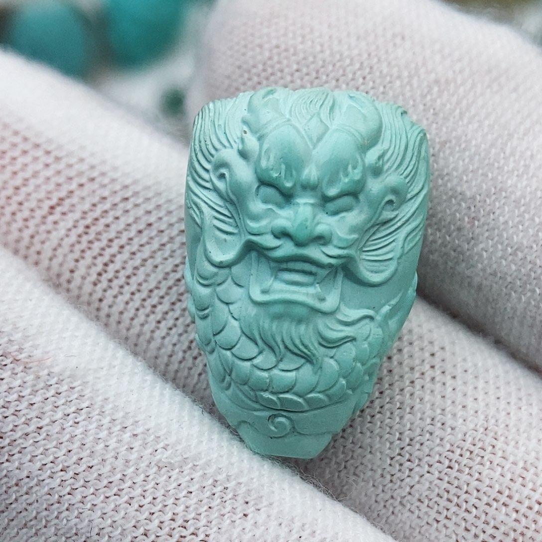 绿松石颈饰未镶嵌