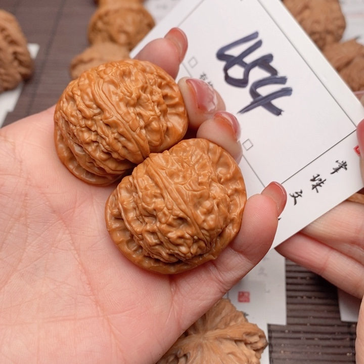 文玩核桃吊坠39.9白狮子454