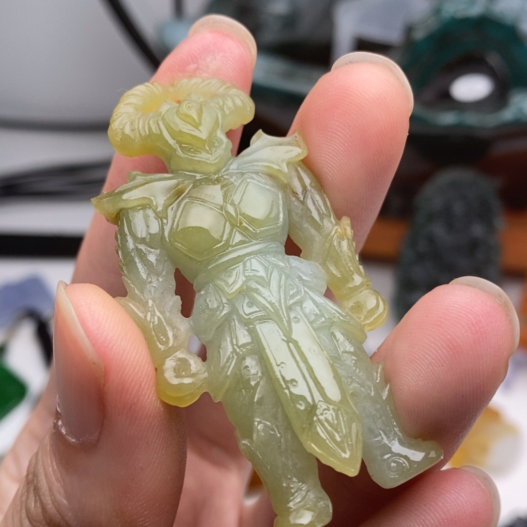 未镶嵌定制翡翠牛战士