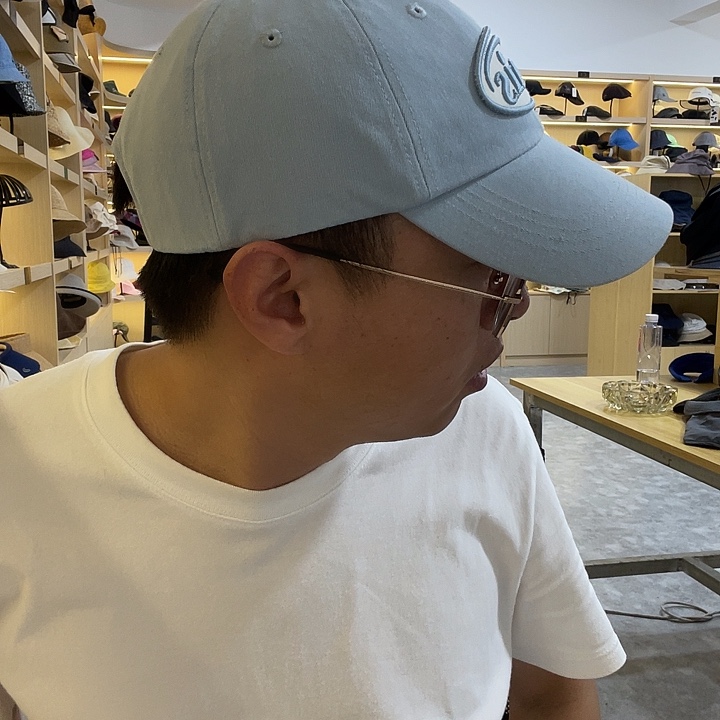 头层牛皮革蓝色e棒球帽