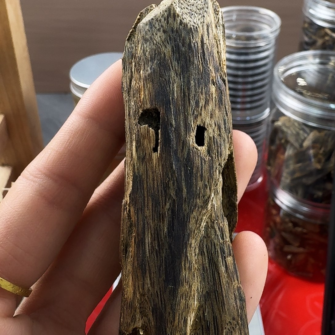 香料绿奇楠虫漏白棋18克