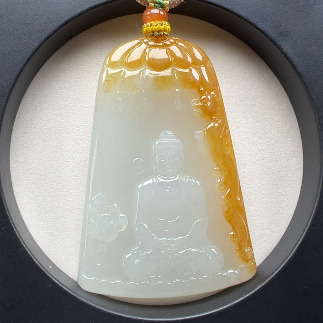 翡翠未镶嵌颈饰大日