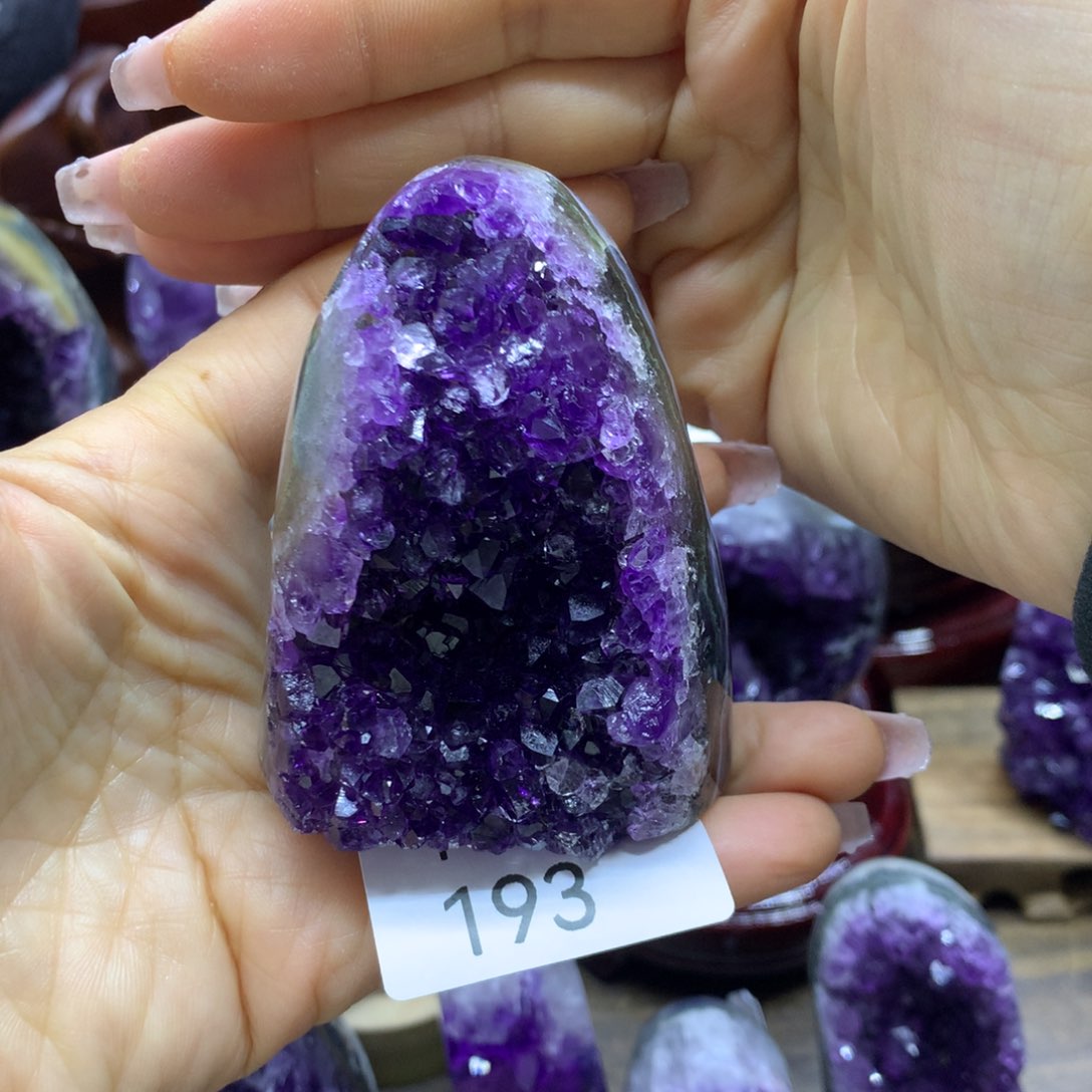 紫晶大型摆件（非配饰）未镶嵌