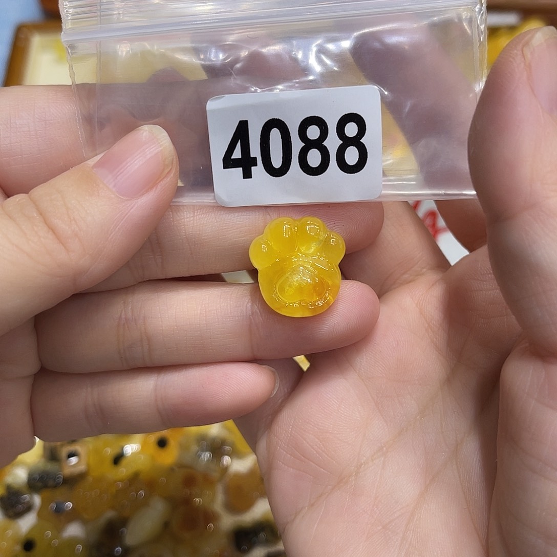 琥珀未镶嵌珠宝奇石