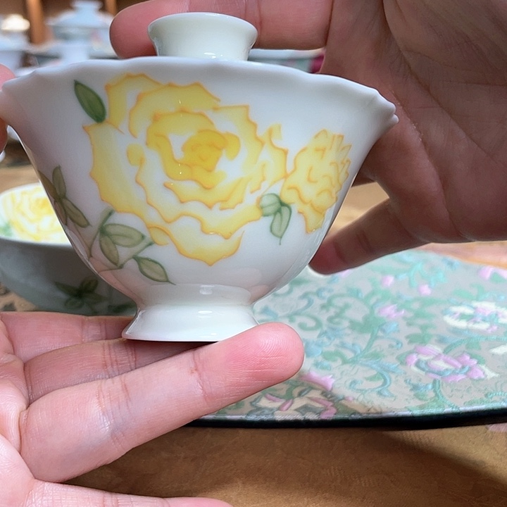 【闪购商品】瓷片玫瑰花的故事盖碗
