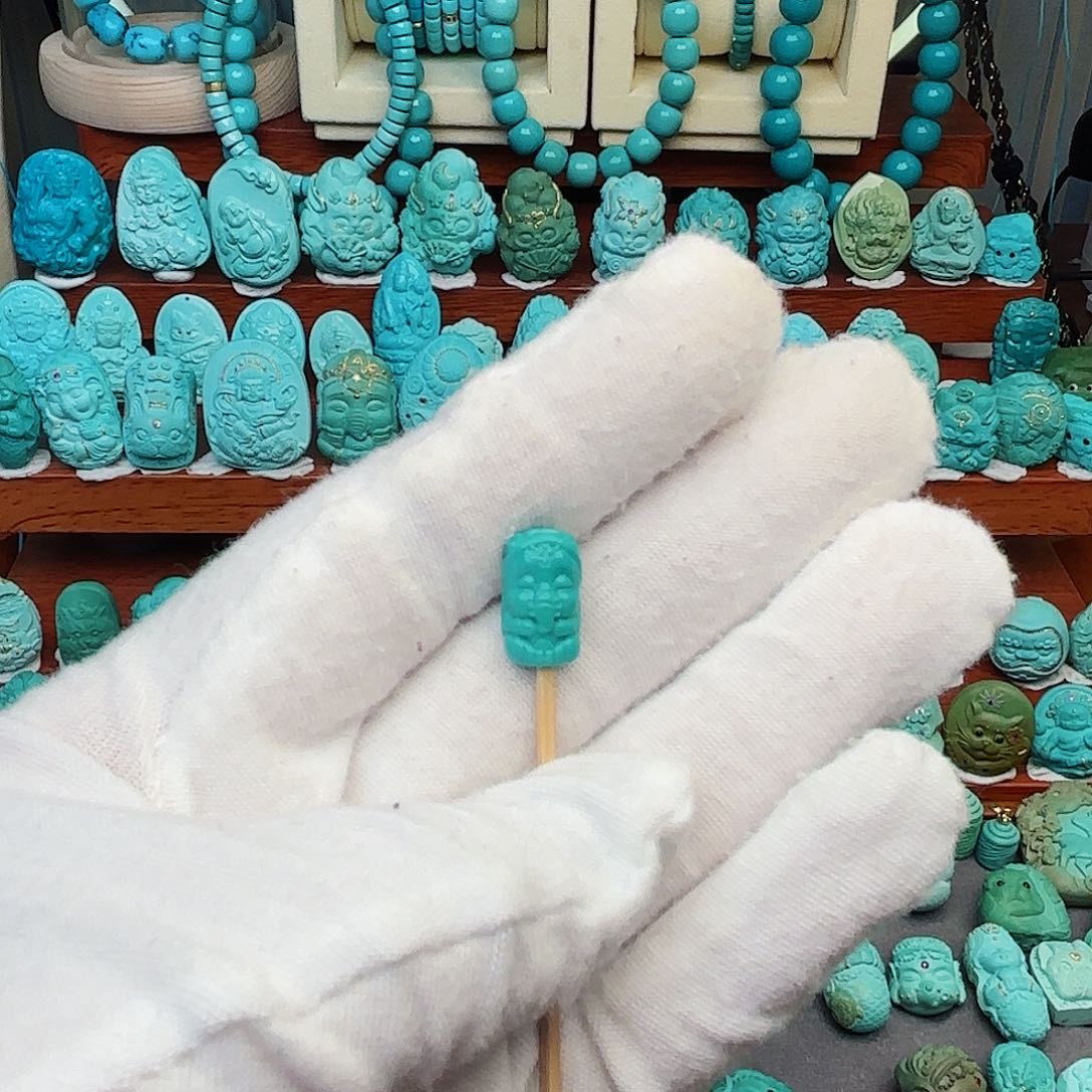 绿松石配饰未镶嵌