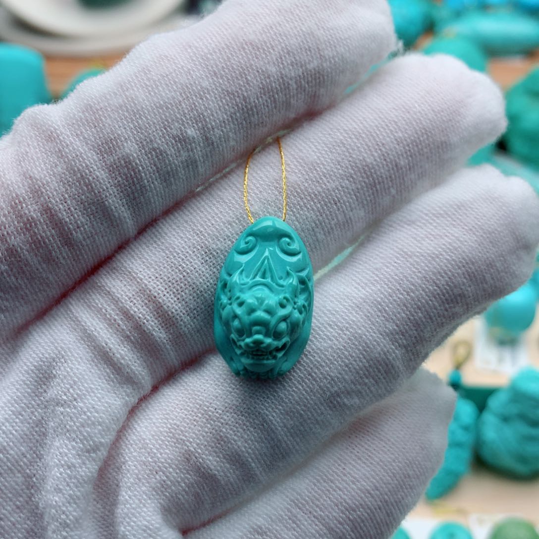 绿松石颈饰未镶嵌