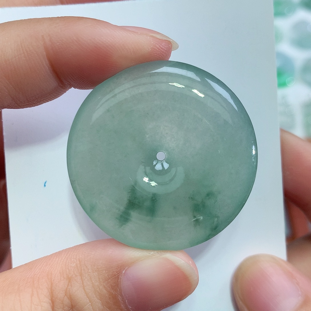 翡翠未镶嵌颈饰无事牌