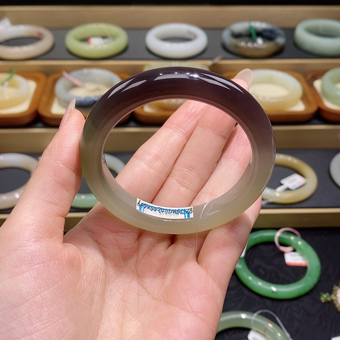 和田玉手镯未镶嵌金**同