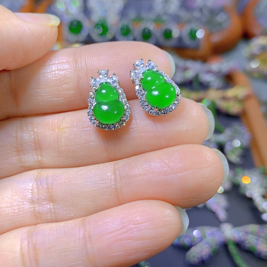 翡翠颈饰银S925镶嵌天然翡翠