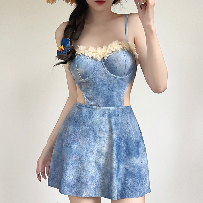 立体花瓣连体泳衣女蓝色高级感显白气质裙式显瘦遮肉聚拢法式度假