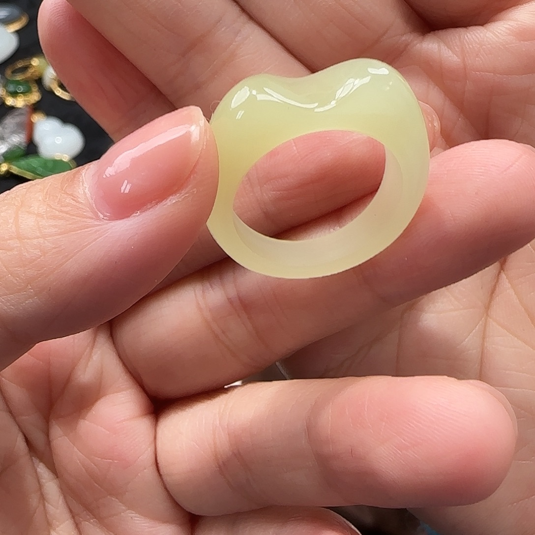 和田玉未镶嵌戒指