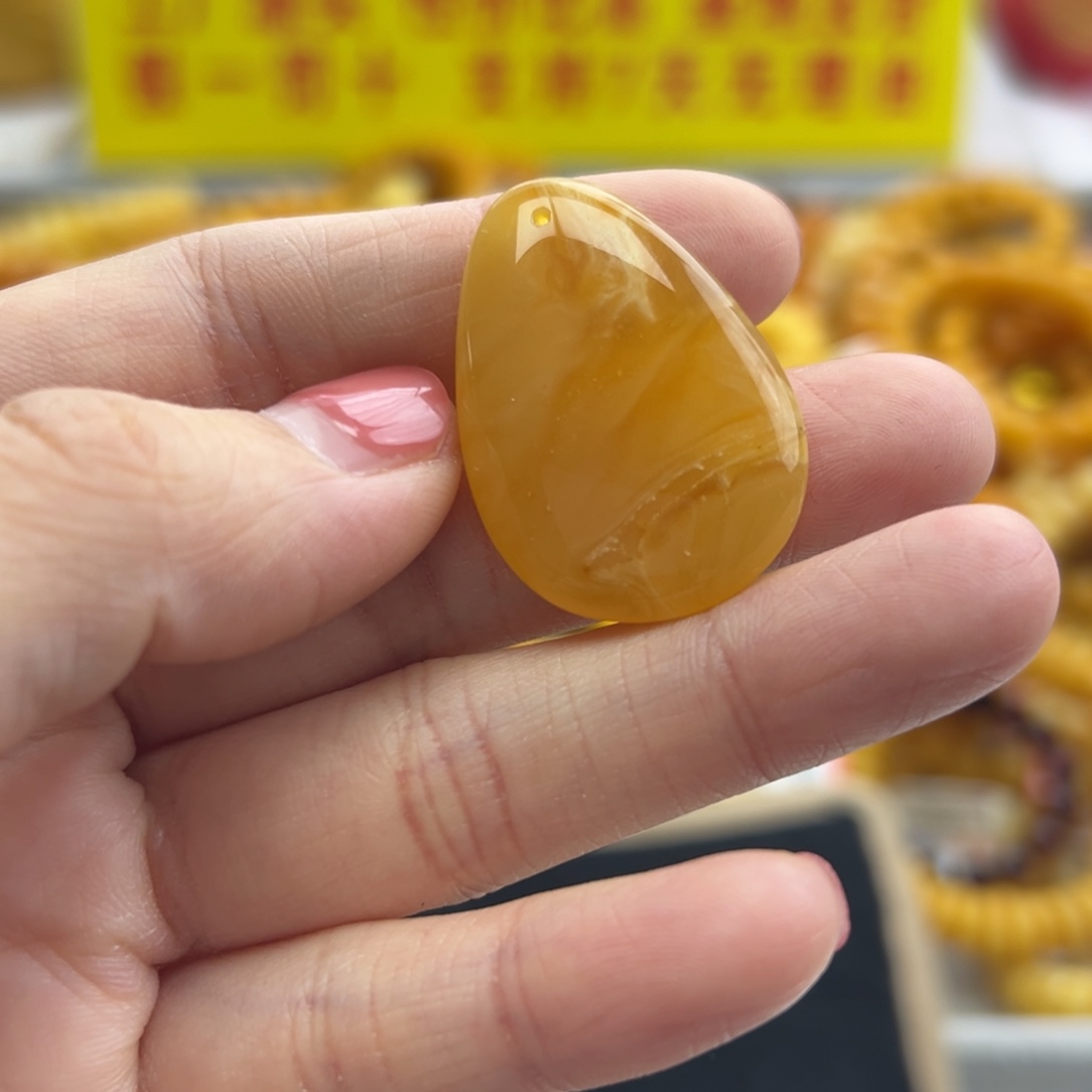 琥珀珠宝奇石未镶嵌