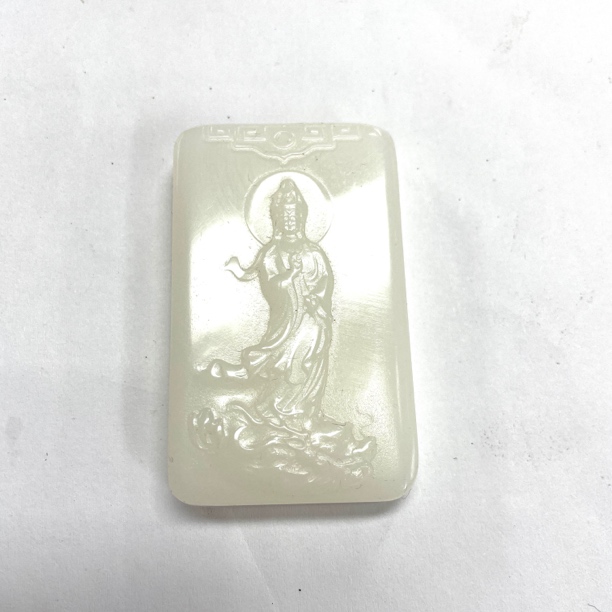 1121号白色观音吊坠
