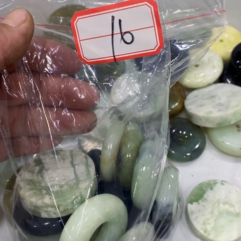 未镶嵌蛇纹石玉手链