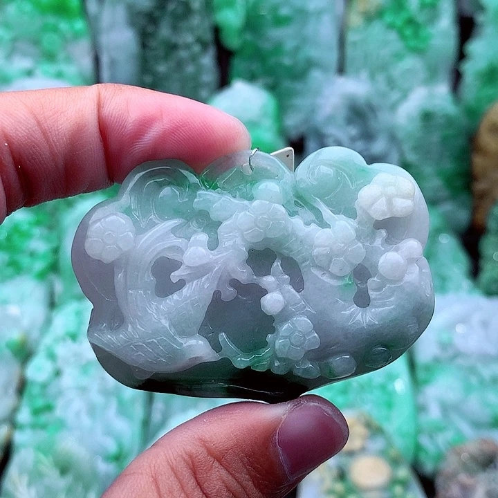 天然A货翡翠锁牌