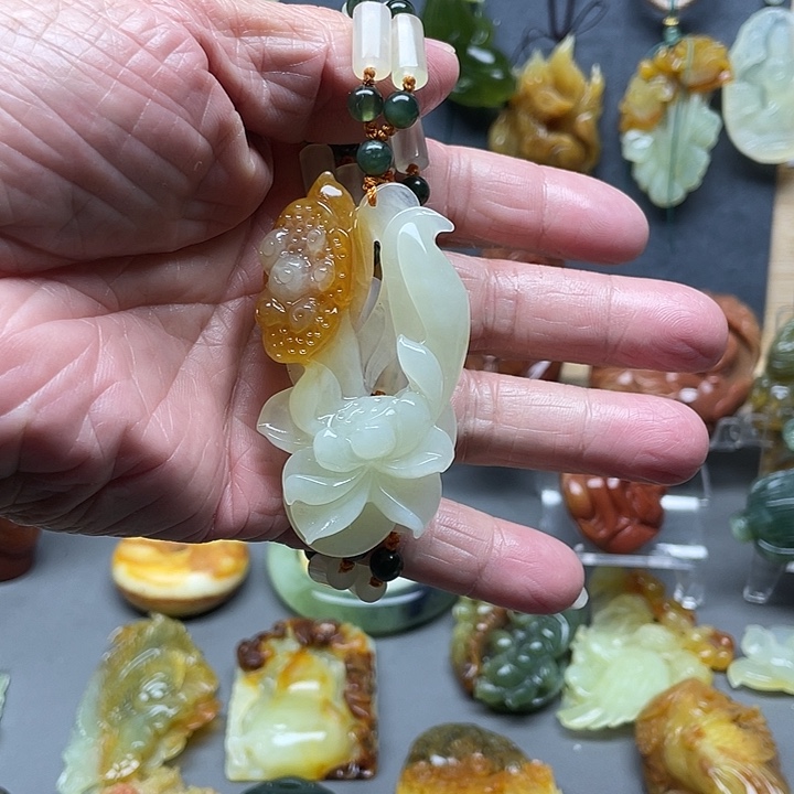 蛇纹石玉未镶嵌挂件