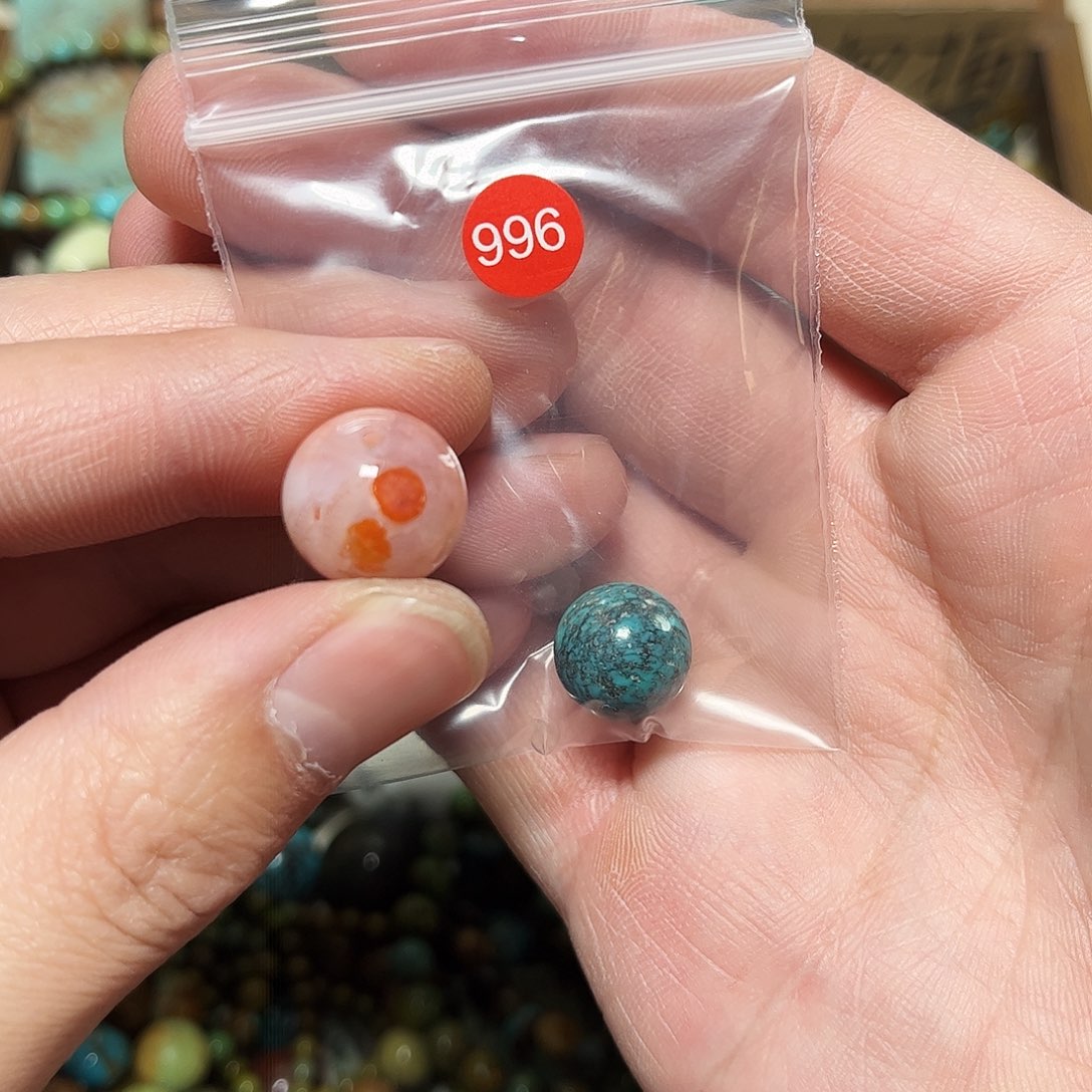 我***傲南红玛瑙未镶嵌珠宝奇石