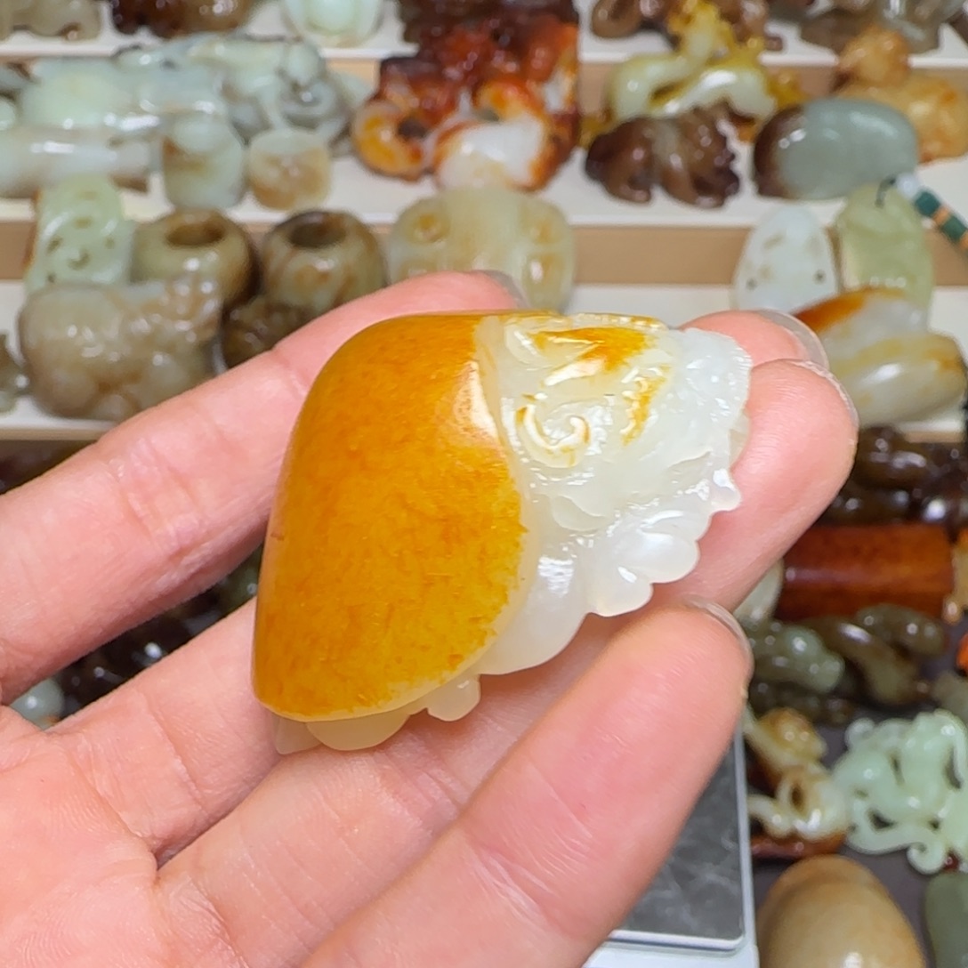 幸***。和田玉未镶嵌颈饰