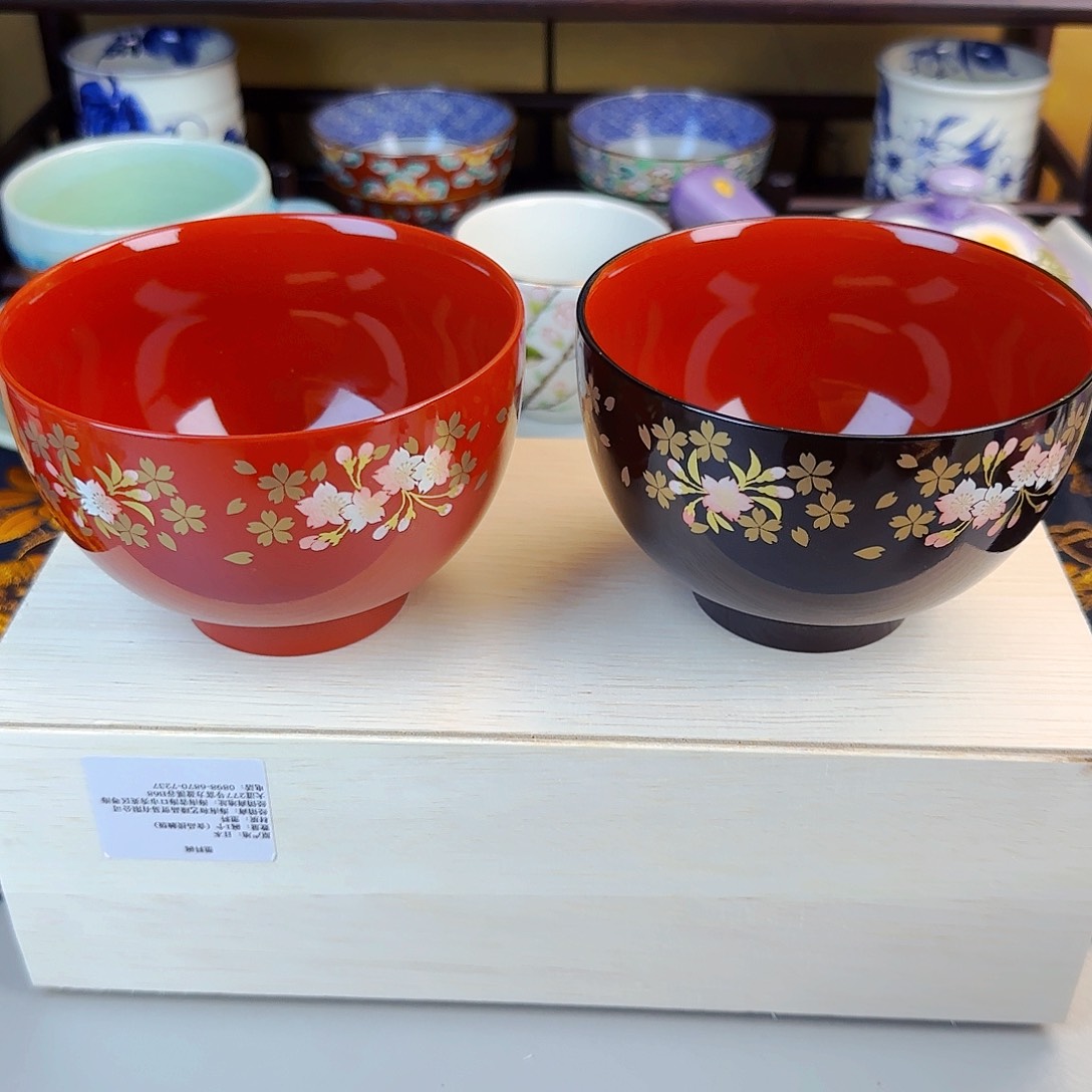 他家茶具瓷器真美！