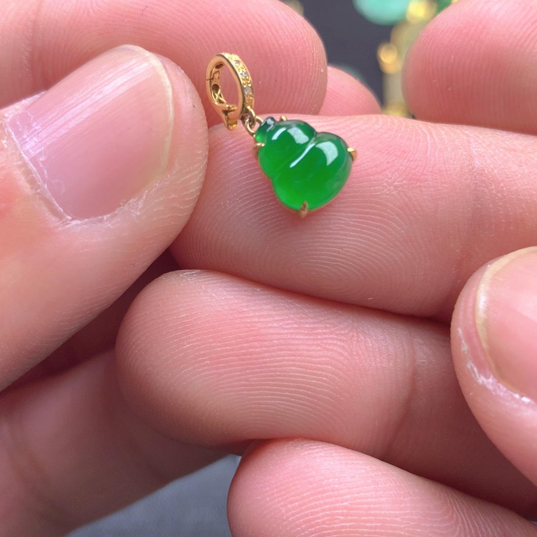 【闪购商品】颈饰18K金镶嵌翡翠翡翠